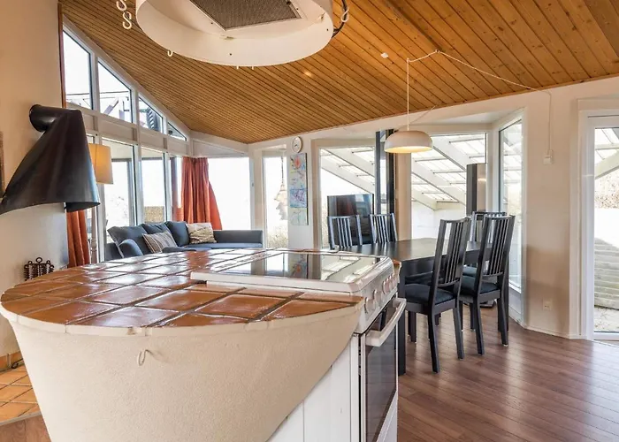Seaside Charm With And Sauna-by Traum Сasa de vacaciones *